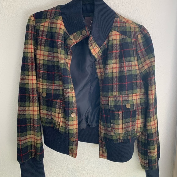 XXI Plaid Cropped Coat - Picture 1 of 3